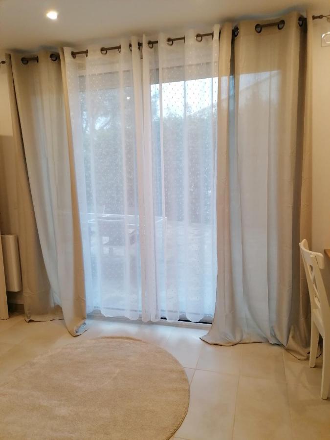 Appartement T2 Rez De Villa Proche Bord De Mer Le Pradet Exterior foto