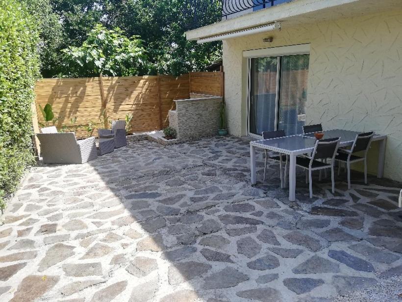 Appartement T2 Rez De Villa Proche Bord De Mer Le Pradet Exterior foto